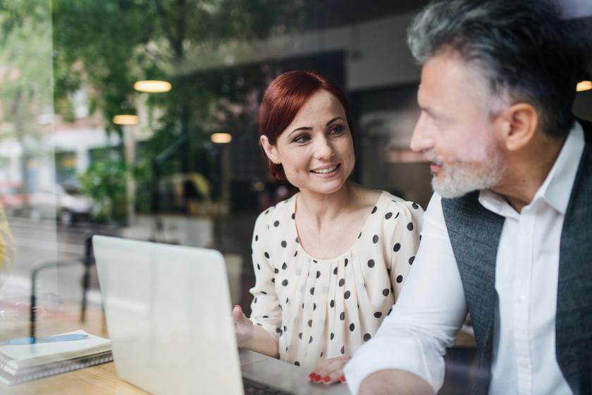 Recruitment consultant discussing a management candidate recommendation